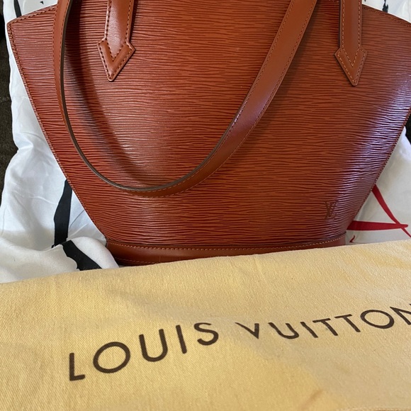 Authentic Louis Vuitton Epi shoulder bag - Picture 7 of 11